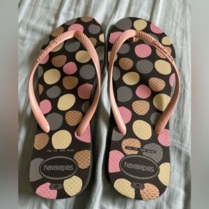 Havaianas flip flops size 7-8. New